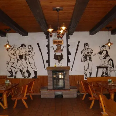 Janosikova Krcma 鲁容贝罗克