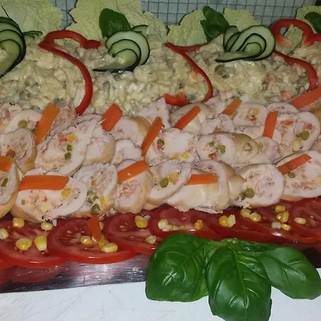 Janosikova Krcma 招待所 鲁容贝罗克